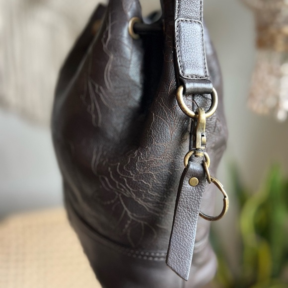 Frye & Co. Brown Leather Floral Embossed Bucket Bag Drawstring Crossbody Purse - Picture 15 of 15